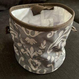 Round thirty one tote